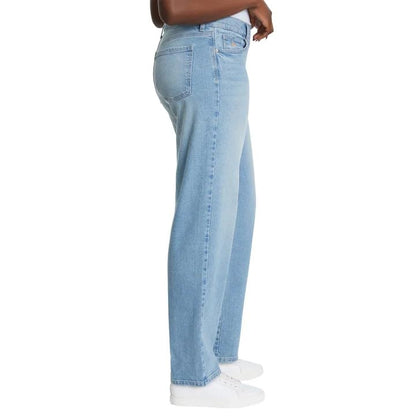 Gloria Vanderbilt Women’s Straight Leg Relaxed Fit Cotton Stretch Jean (Light Blue, 16)