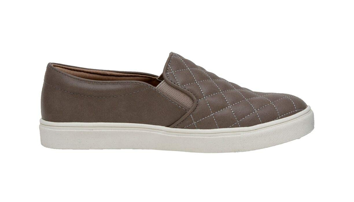 CUSHIONAIRE Women's Reena Comfort Quilted Sneaker, Natural, 8W