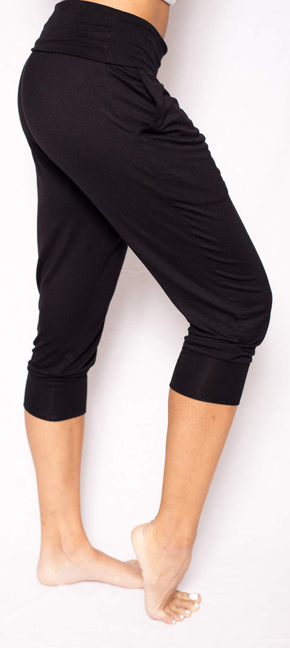 Evelyn Rose Foldover Waist Jogger Sweatpant Capri with Pockets (Black, Medium)