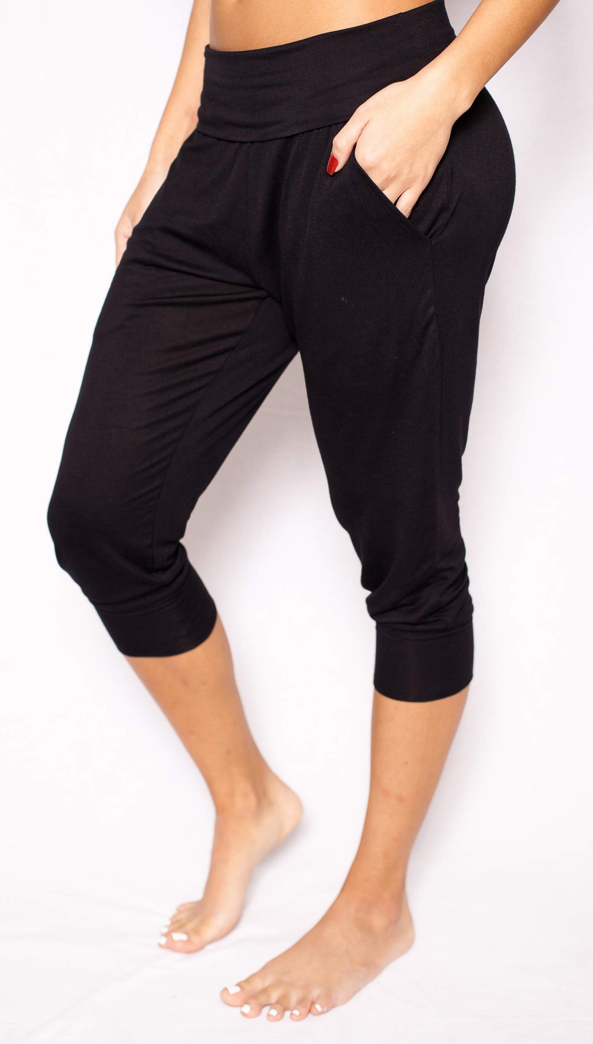 Evelyn Rose Foldover Waist Jogger Sweatpant Capri with Pockets (Black, Medium)