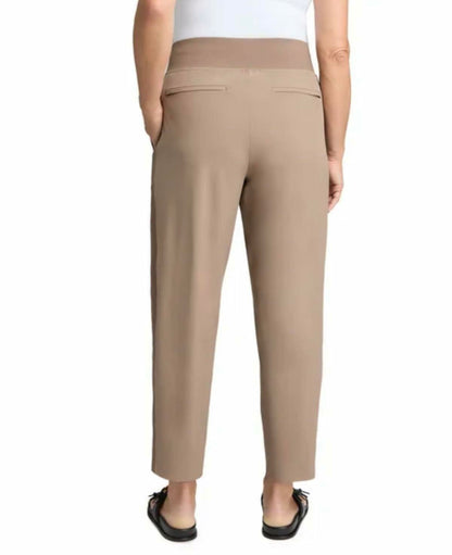 KIRKLAND Signature Women's Quick Dry Stretch Pull On Ankle Pant (US, Alpha, Large, Regular, Regular, Tan)